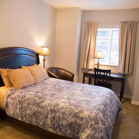 Downtown Whitehorse 4 Bedrooms Deluxe Condo Exterior photo